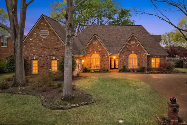 $538,000 | 2801 East Levee Oaks, Collierville, TN 38017