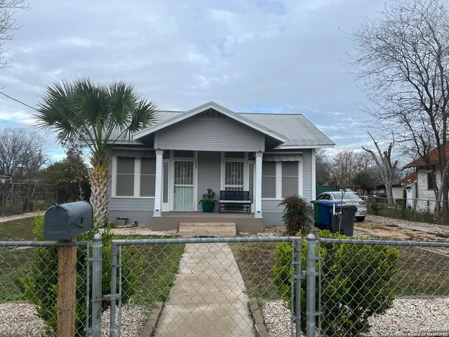 $1,400 | 129 West Young, San Antonio, TX 78214