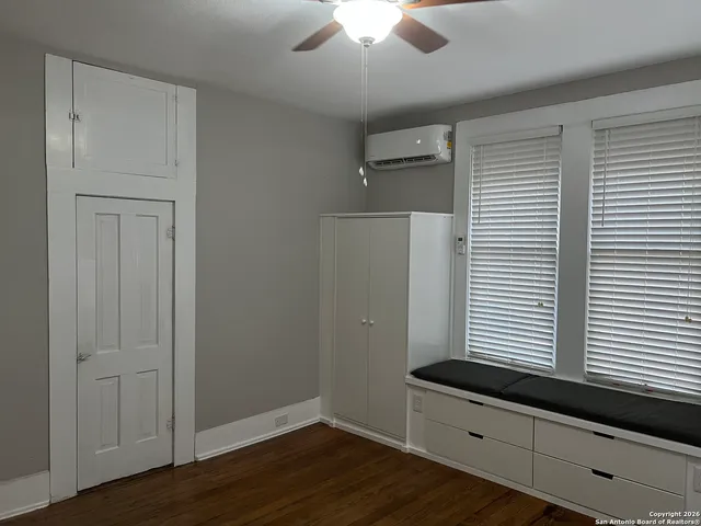 $1,400 | 129 West Young, San Antonio, TX 78214