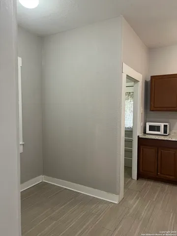 $1,400 | 129 West Young, San Antonio, TX 78214