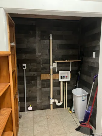 a view of a storage & utility room