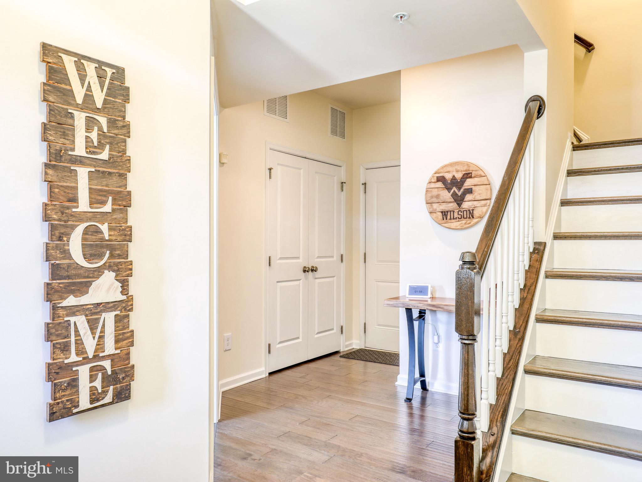 22613 Naugatuck Square Ashburn, VA 20148 - Photo 26 of 32 Entry