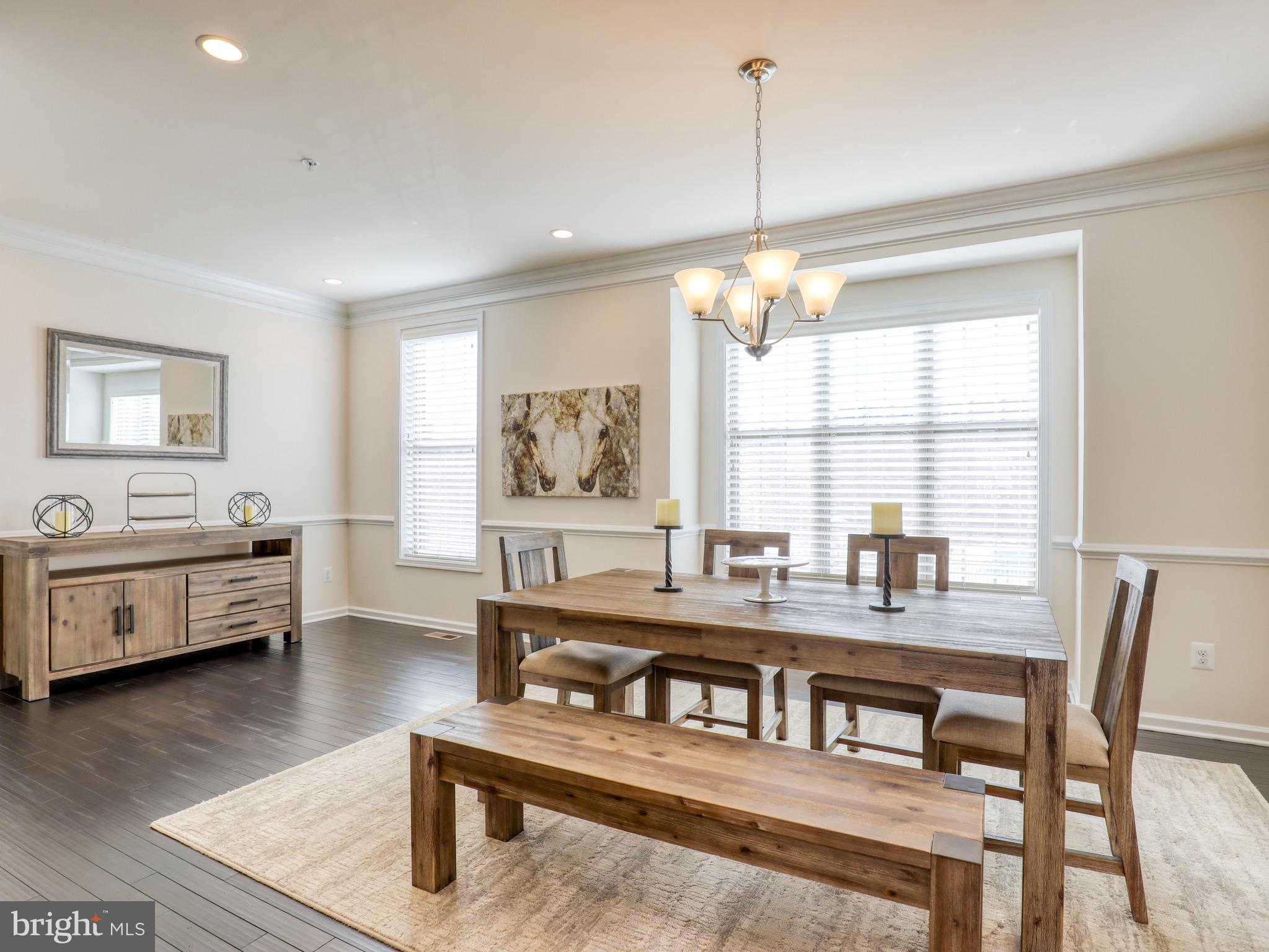 22613 Naugatuck Square Ashburn, VA 20148 - Photo 6 of 32 Dining Room