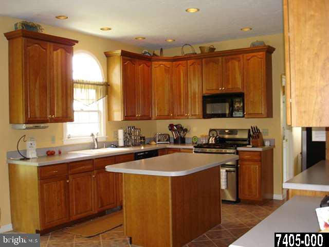 2998 Ridings Way York, PA 17408 - Photo 6 of 36 Gallery Image 6