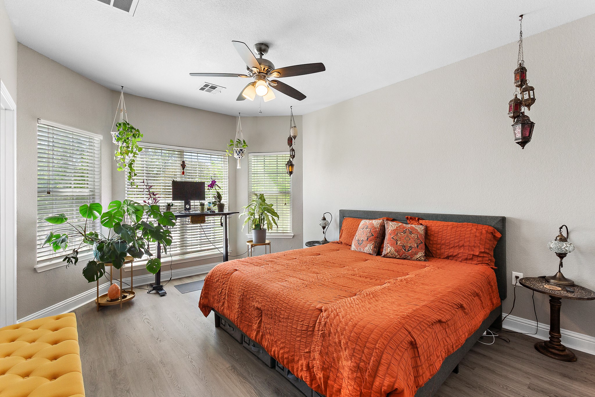 914 Bret Lane Austin, TX 78721 - Photo 1 of 33 a bedroom with a bed potted plant with the outer view