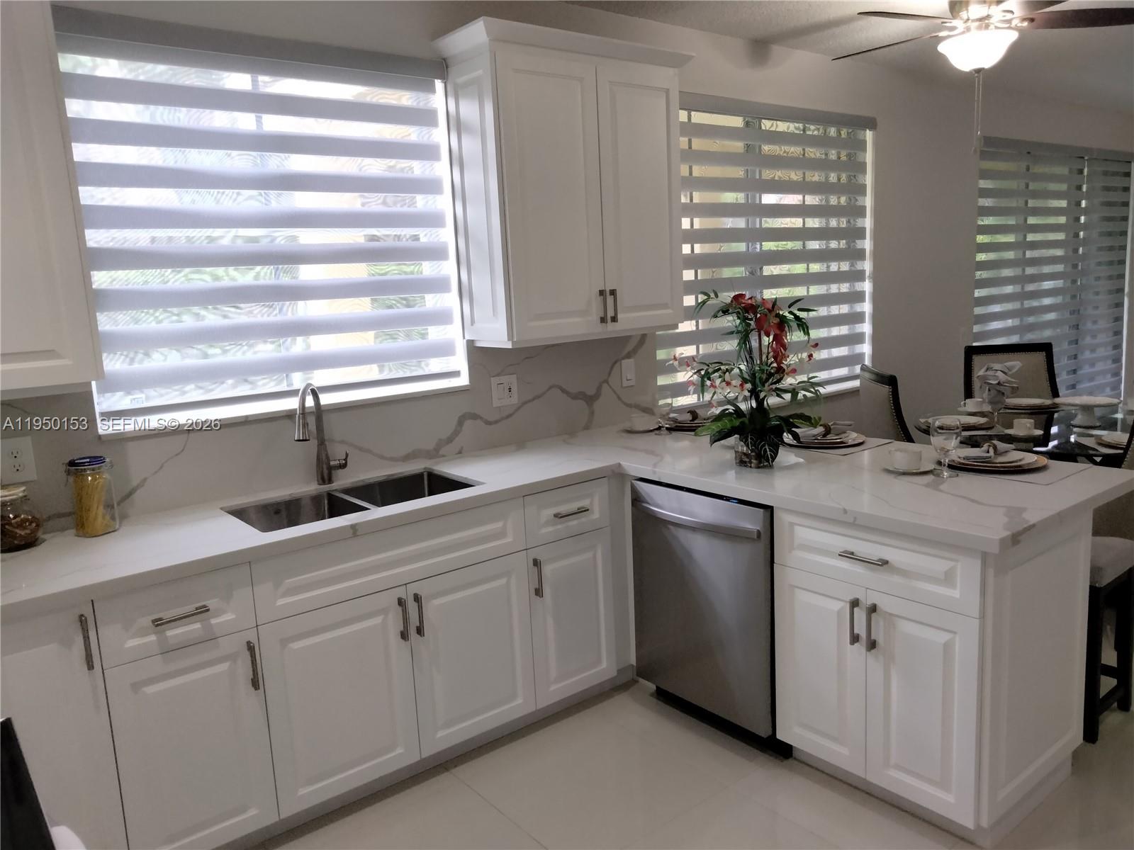 1249 Allamanda Way Weston, FL 33327 - Photo 11 of 68