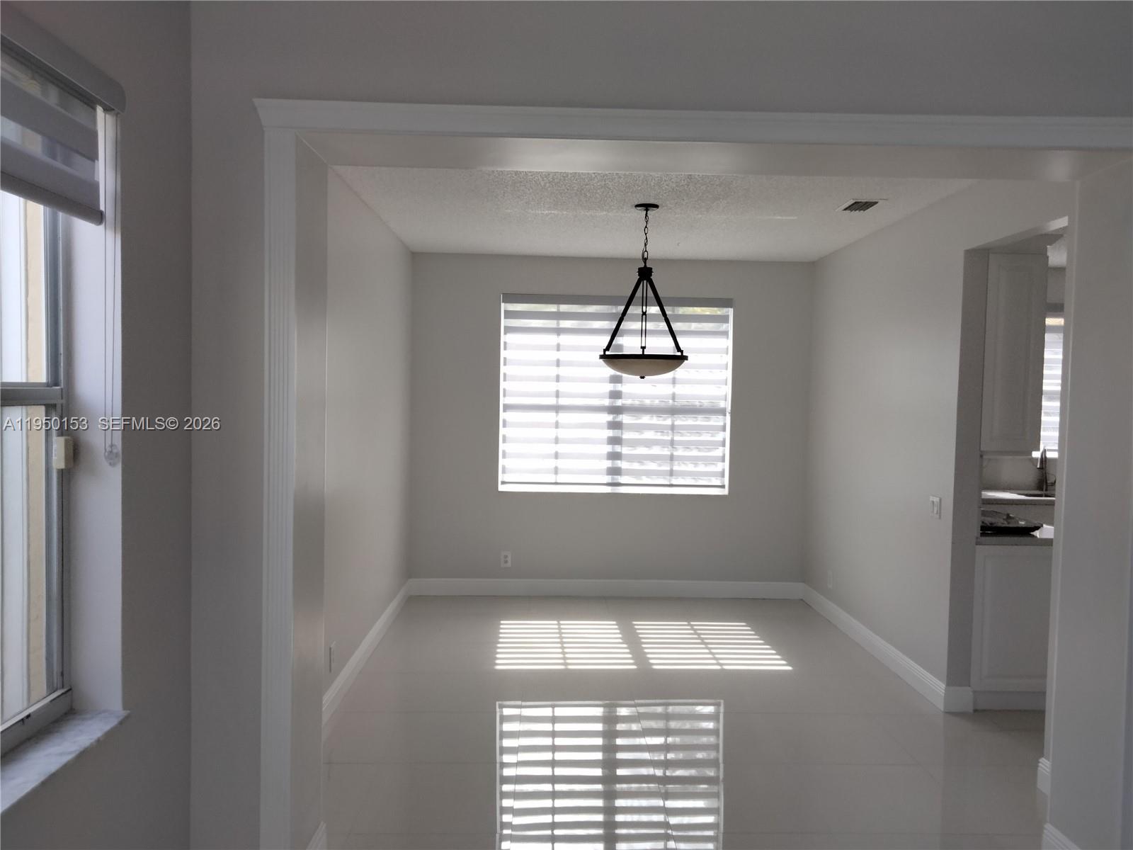 1249 Allamanda Way Weston, FL 33327 - Photo 9 of 68