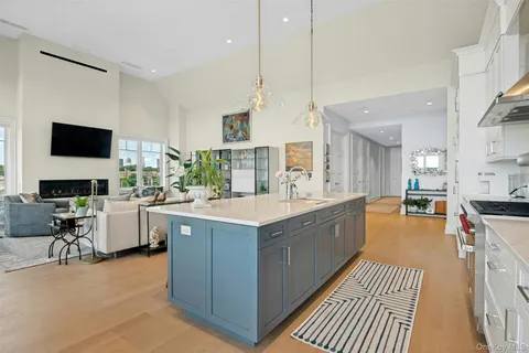 $2,648,000 | 710 Davenport Avenue, Unit 8, New Rochelle, NY 10805