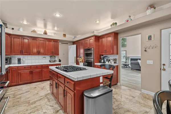 $1,225,000 | 334 Lakeside Avenue, Redlands, CA 92373