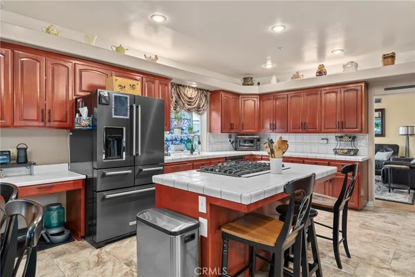 $1,225,000 | 334 Lakeside Avenue, Redlands, CA 92373