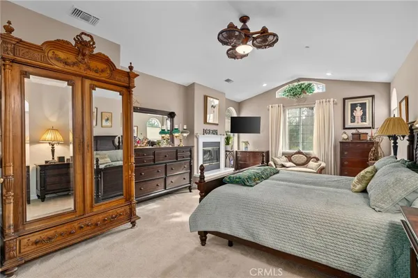 $1,225,000 | 334 Lakeside Avenue, Redlands, CA 92373