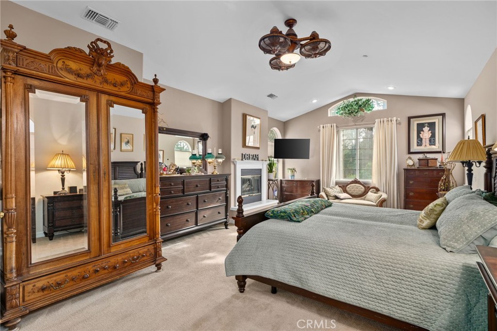 334 Lakeside Avenue Redlands, CA 92373 - Photo 24 of 63 Primary bedroom suite