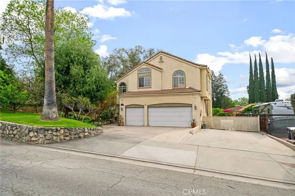 $1,225,000 | 334 Lakeside Avenue, Redlands, CA 92373