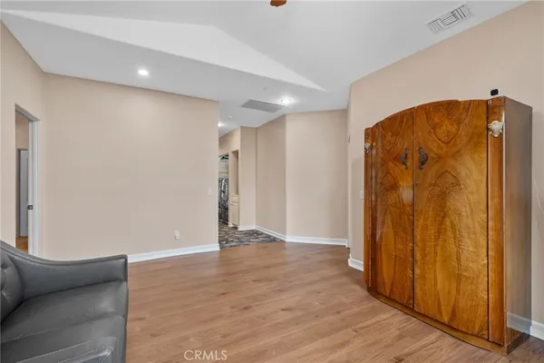 $1,225,000 | 334 Lakeside Avenue, Redlands, CA 92373