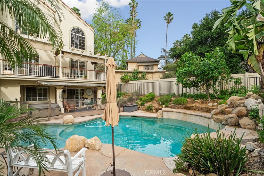 334 Lakeside Avenue Redlands, CA 92373 - Photo 53 of 63 a front view of a house with garden