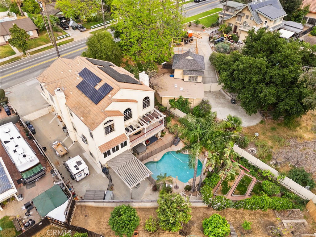 334 Lakeside Avenue Redlands, CA 92373 - Photo 56 of 63 an aerial view of a house with a yard