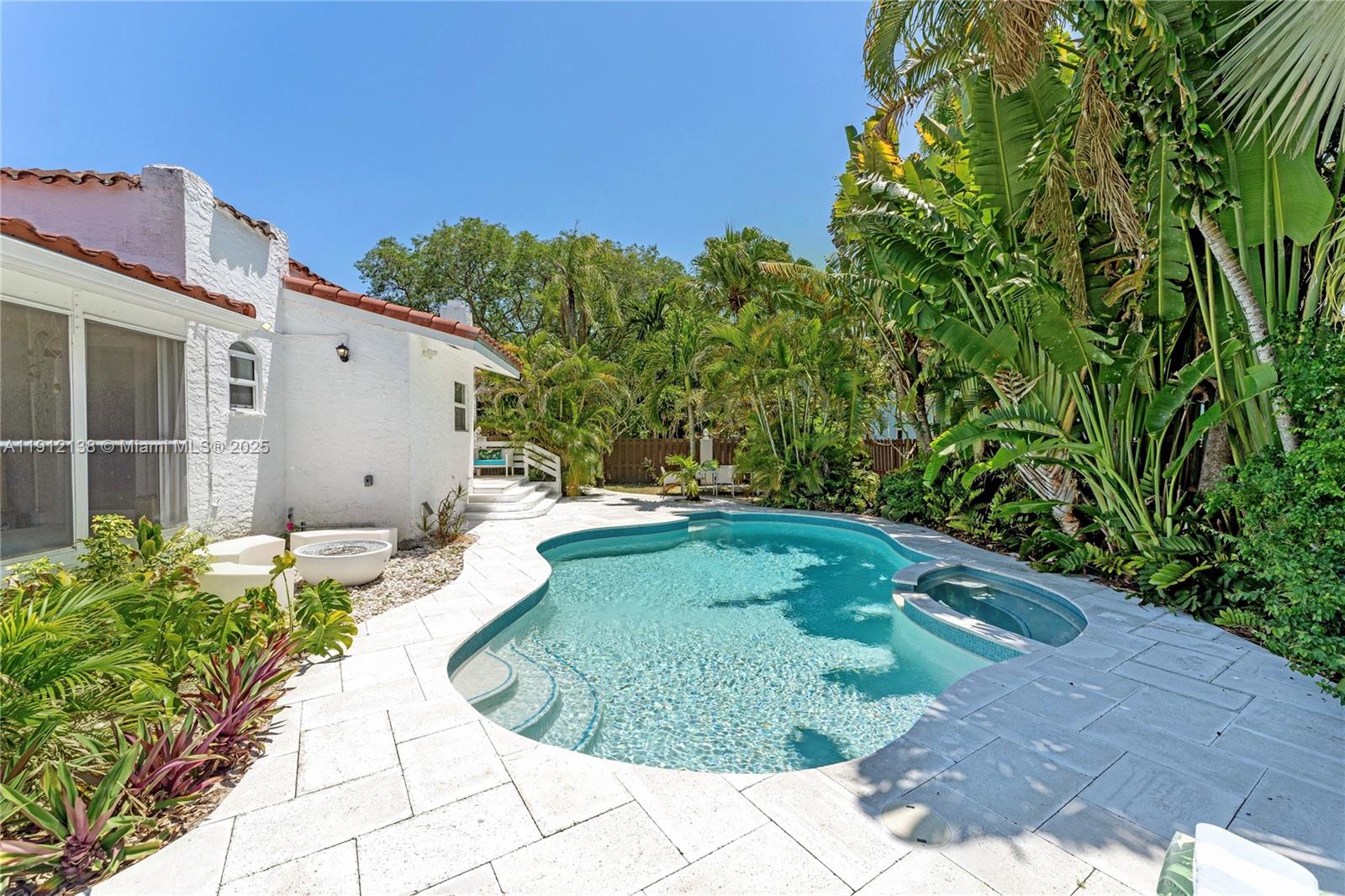 1601 Washington Street Hollywood, FL 33020 - Photo 28 of 41 a view of a backyard of the house