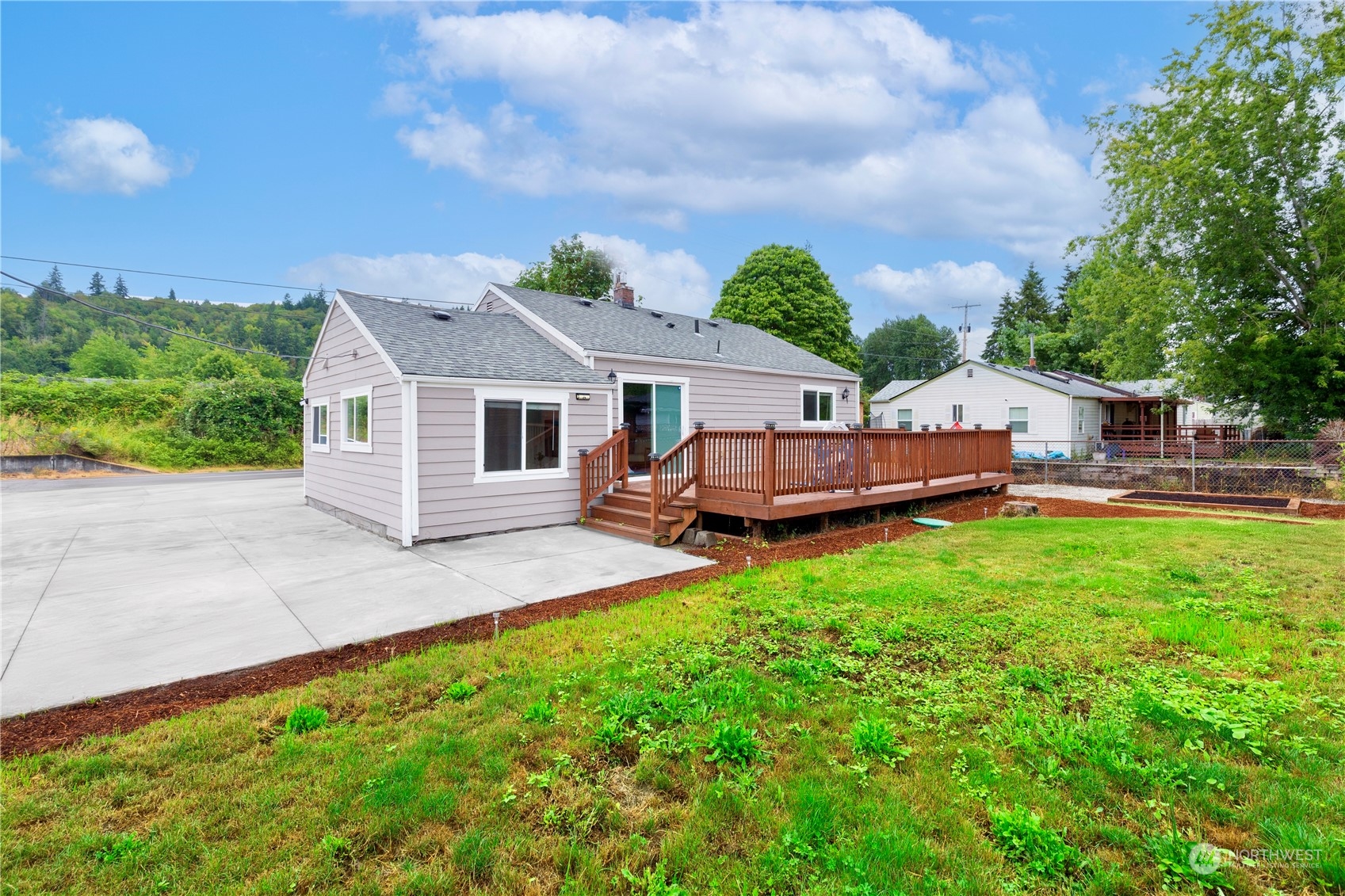 13307 Southeast 148th Street Renton, WA 98058 - Photo 4 of 25 Gallery Image 4