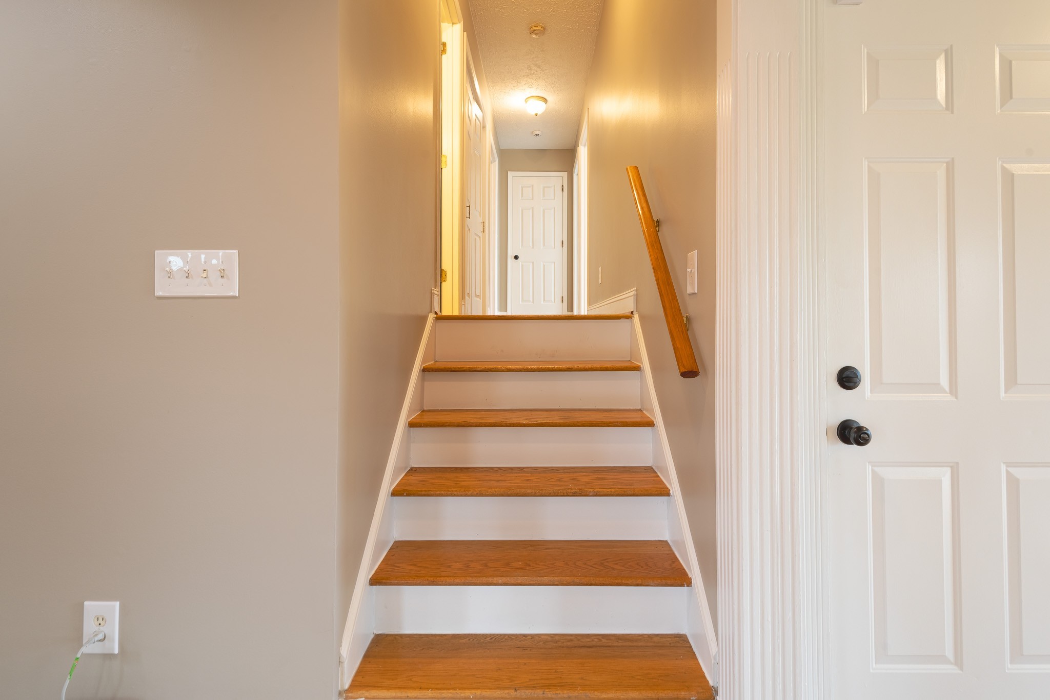 195 Cherokee Road Hendersonville, TN 37075 - Photo 16 of 61 a view of a hallway with wooden floor and entryway