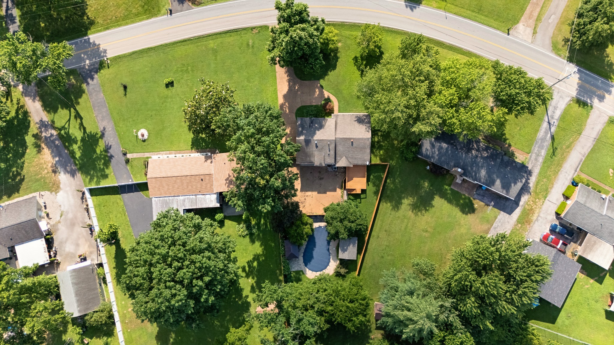 195 Cherokee Road Hendersonville, TN 37075 - Photo 60 of 61 an aerial view of a house