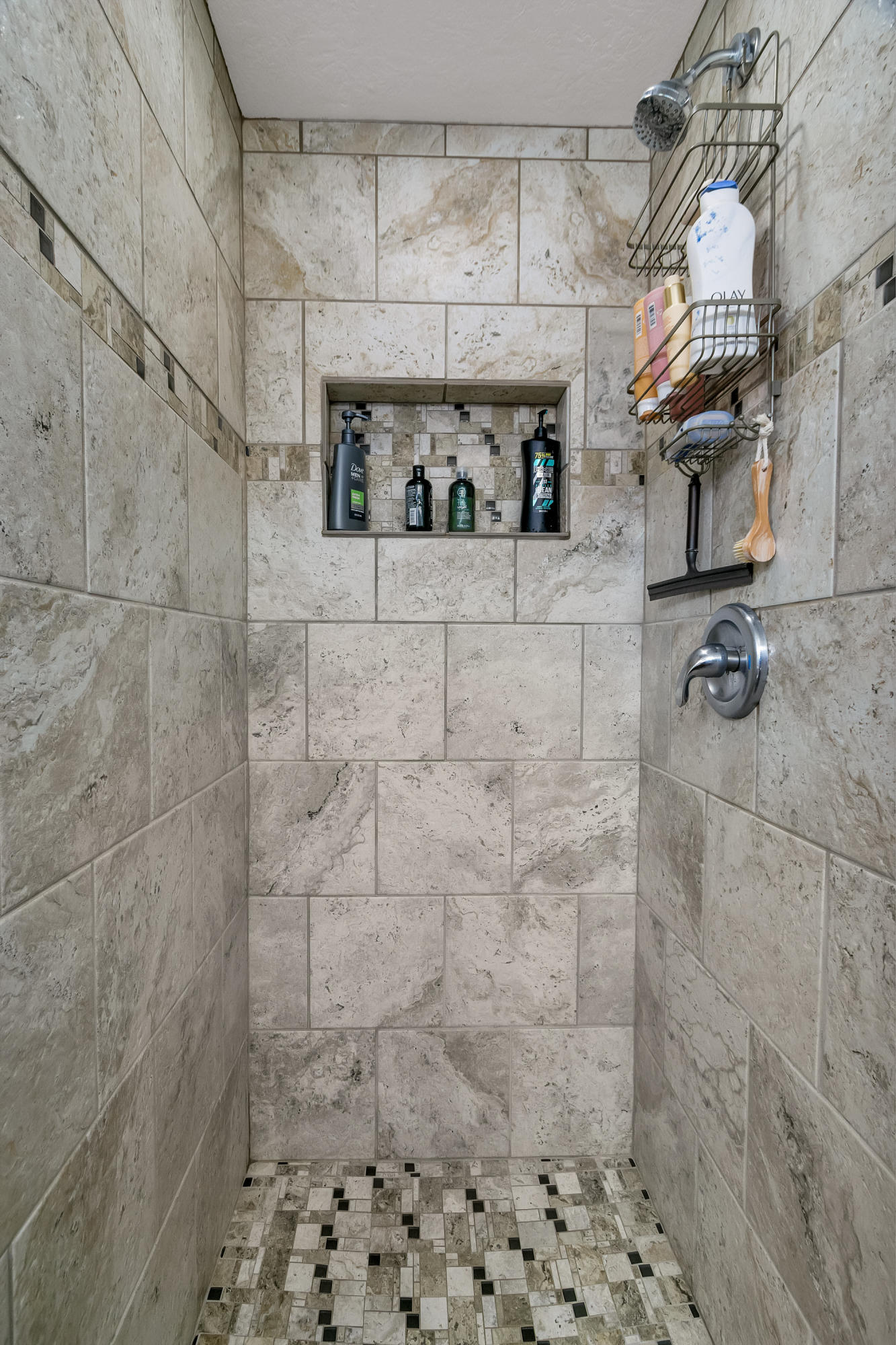 20782 Gallop Road Bend, OR 97701 - Photo 23 of 27 Master bath shower.