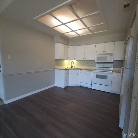 $129,900 | 652 Green Jade Drive, Unit H, Fenton, MO 63026