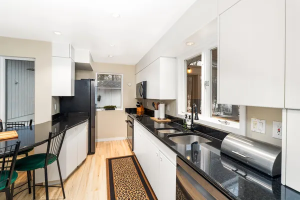 $695,000 | 630 Valley Drive, Duluth, MN 55804