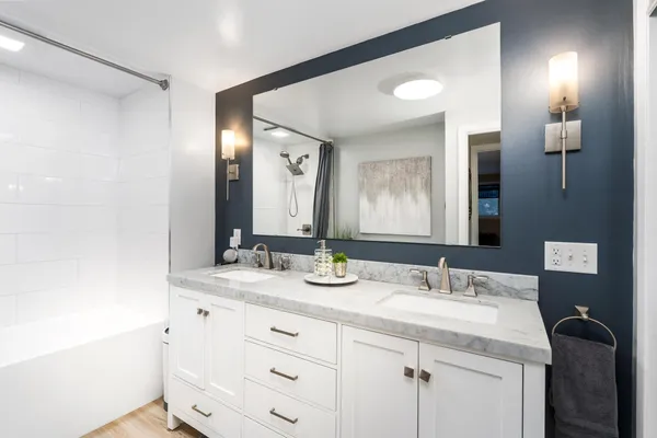 $695,000 | 630 Valley Drive, Duluth, MN 55804