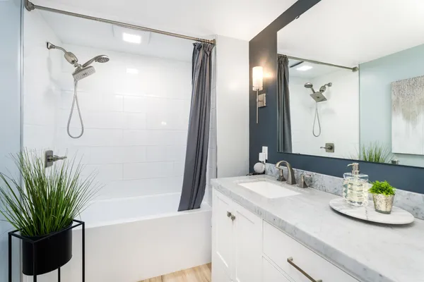 $695,000 | 630 Valley Drive, Duluth, MN 55804