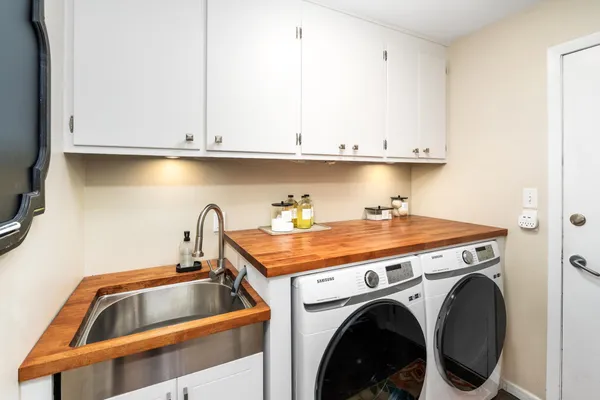 $695,000 | 630 Valley Drive, Duluth, MN 55804