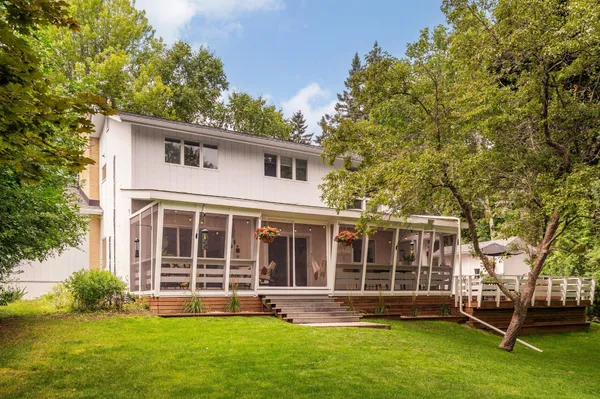 $695,000 | 630 Valley Drive, Duluth, MN 55804