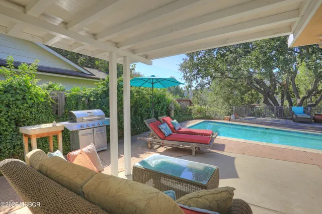 a outdoor view with a sitting space