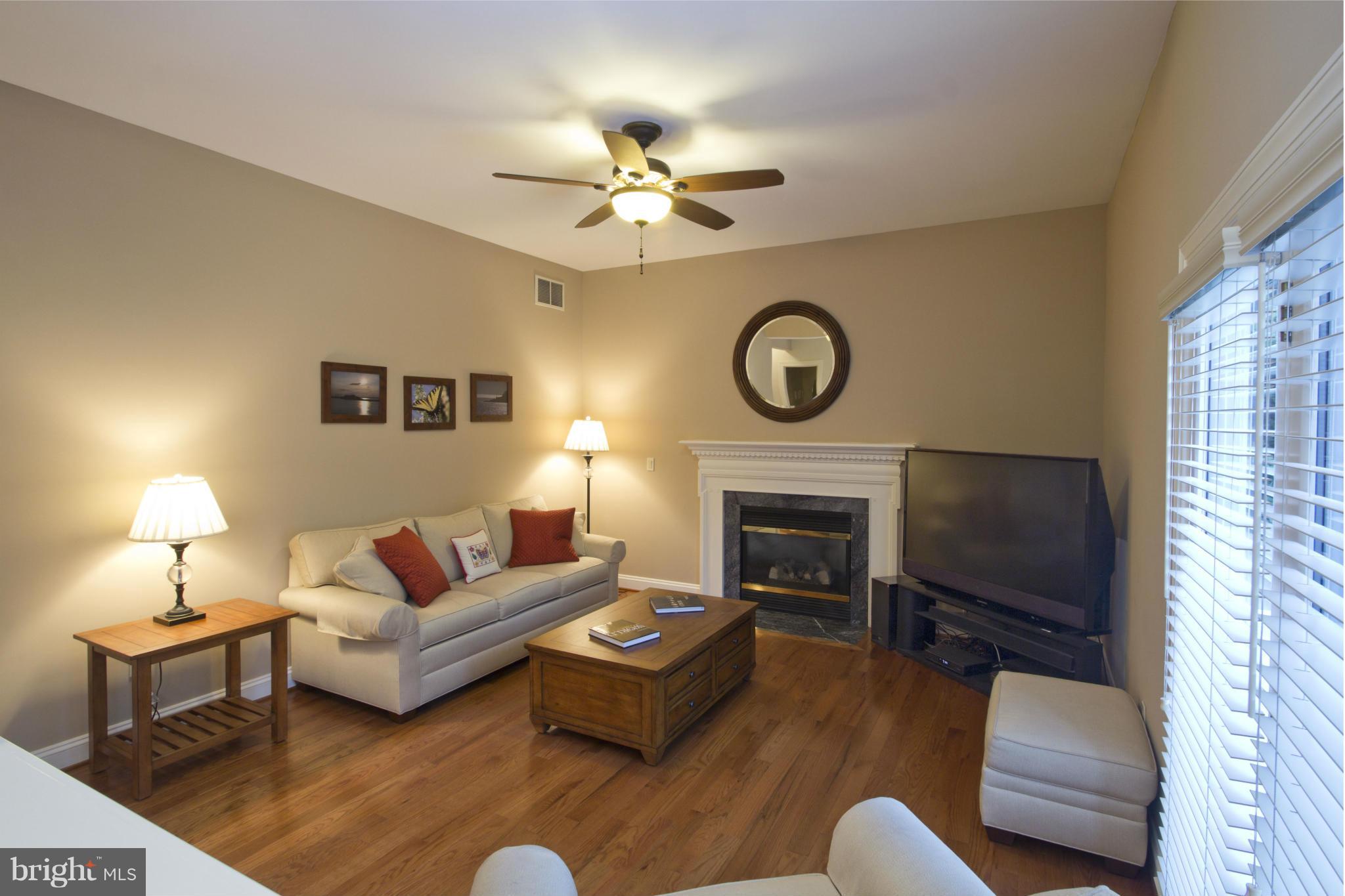 415 River Road Arnold, MD 21012 - Photo 17 of 30 Family Room