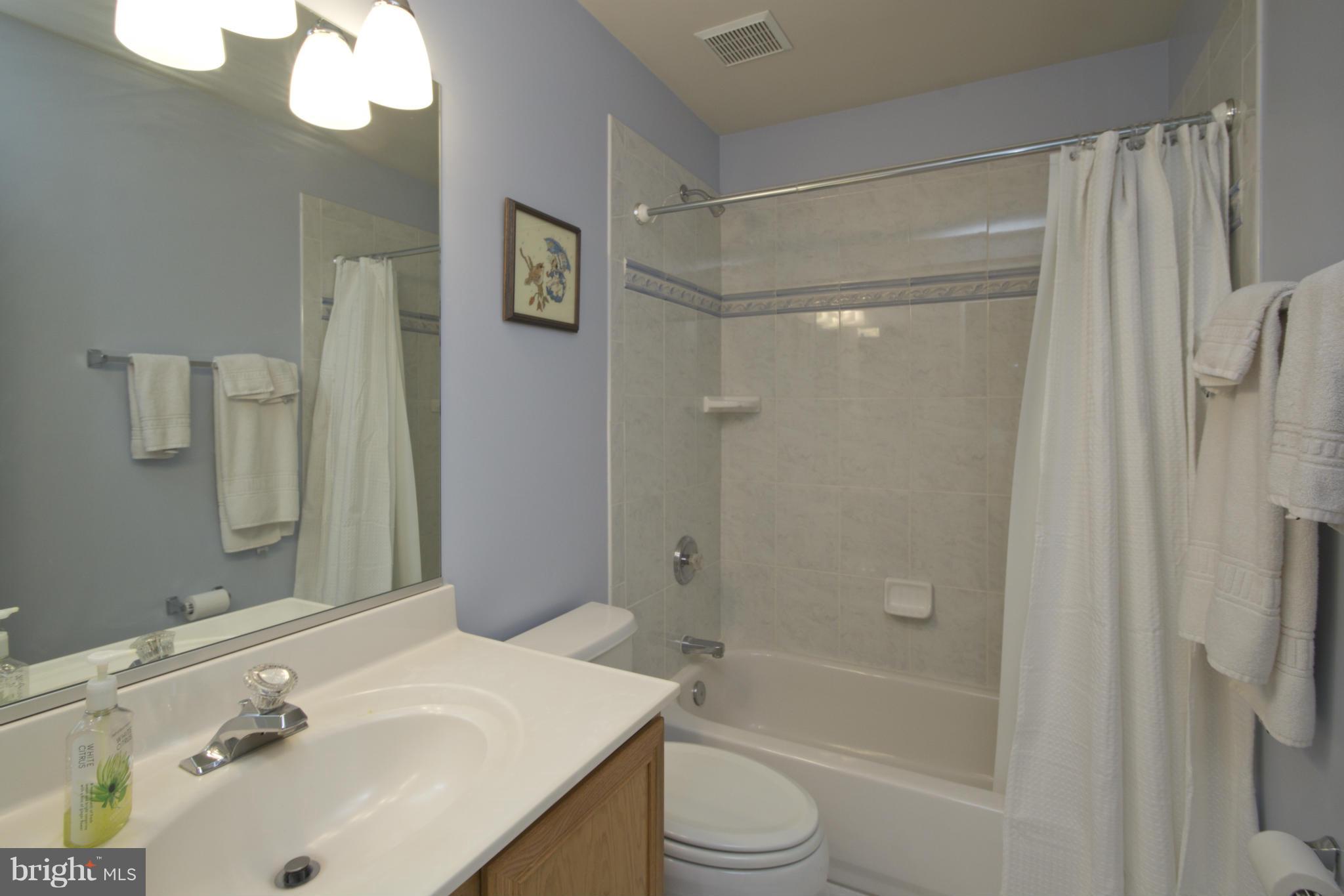 415 River Road Arnold, MD 21012 - Photo 23 of 30 Full Bath (upper level)
