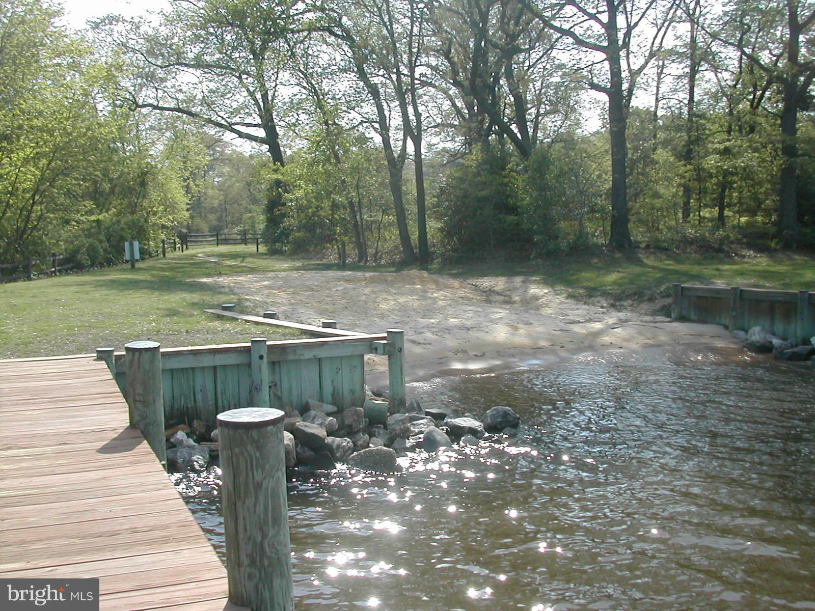 415 River Road Arnold, MD 21012 - Photo 4 of 30 Community small craft launching ramp