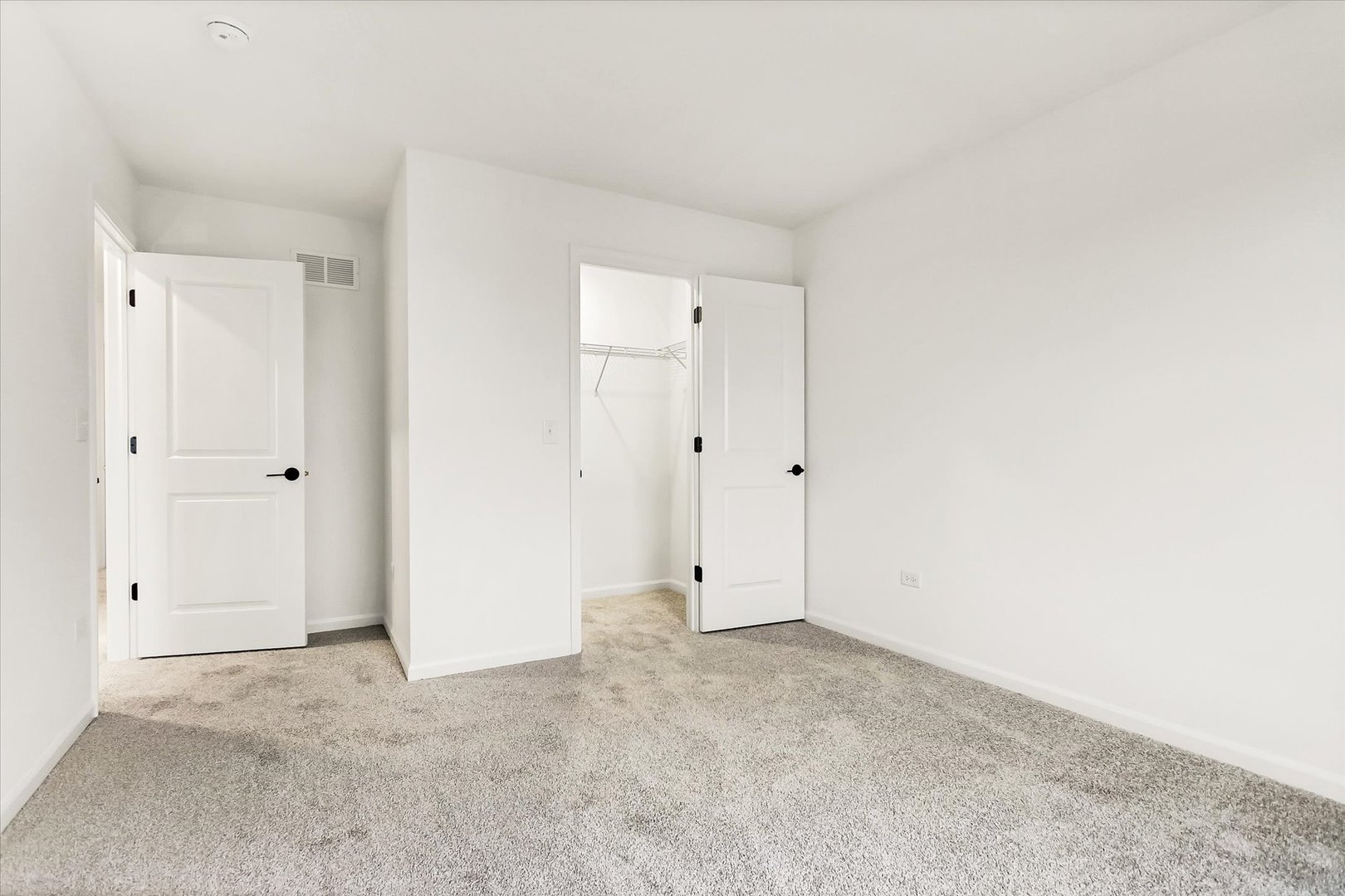 17350 Victoria Lane Lockport, IL 60441 - Photo 25 of 29 an empty room with an entryway