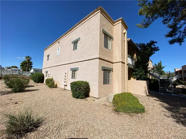 $1,122 | 5174 South Jones Boulevard, Unit 207, Las Vegas, NV 89118