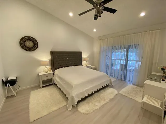 $4,300 | 21135 Helmsman Drive, Unit O12, Miami, FL 33180