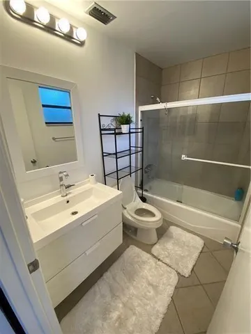 $4,300 | 21135 Helmsman Drive, Unit O12, Miami, FL 33180