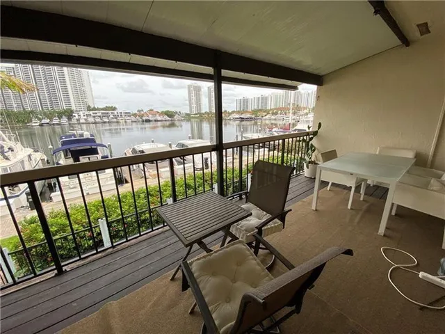 $4,300 | 21135 Helmsman Drive, Unit O12, Miami, FL 33180