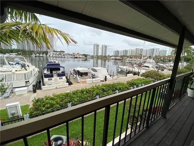 $4,300 | 21135 Helmsman Drive, Unit O12, Miami, FL 33180