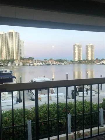 $4,300 | 21135 Helmsman Drive, Unit O12, Miami, FL 33180