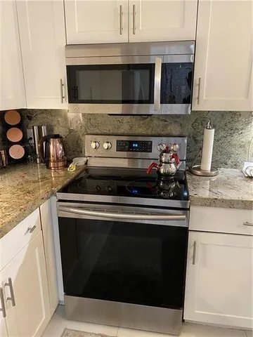 $4,300 | 21135 Helmsman Drive, Unit O12, Miami, FL 33180