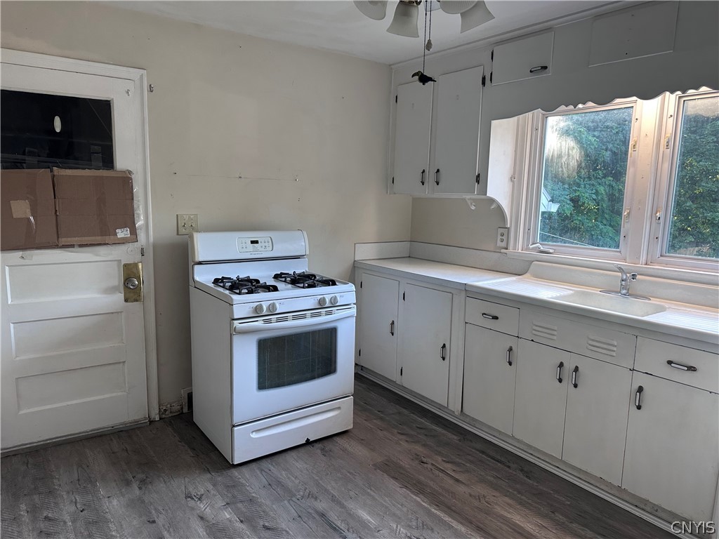 1102 Buckley Road Liverpool, NY 13088 - Photo 8 of 16