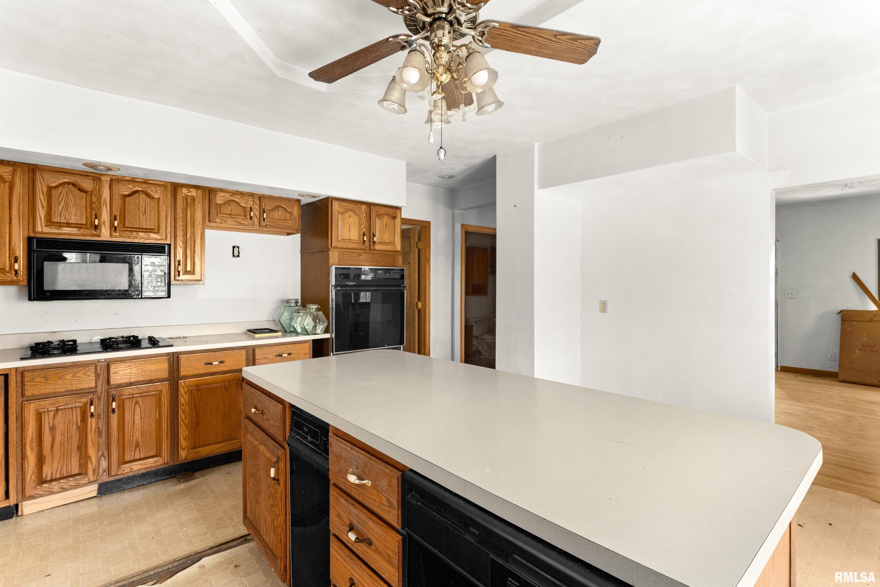 3074 Cole Hollow Road Pekin, IL 61554 - Photo 14 of 33 Gallery Image 14