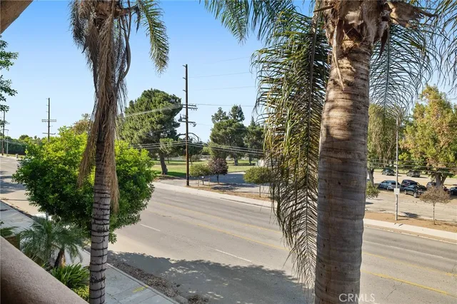 a view of a yard and front view of a house