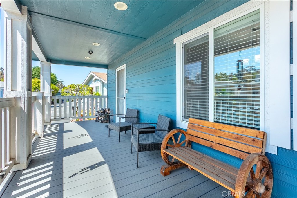 18 Portola Road San Fernando, CA 91345 - Photo 2 of 21 a backyard of a house with outdoor seating