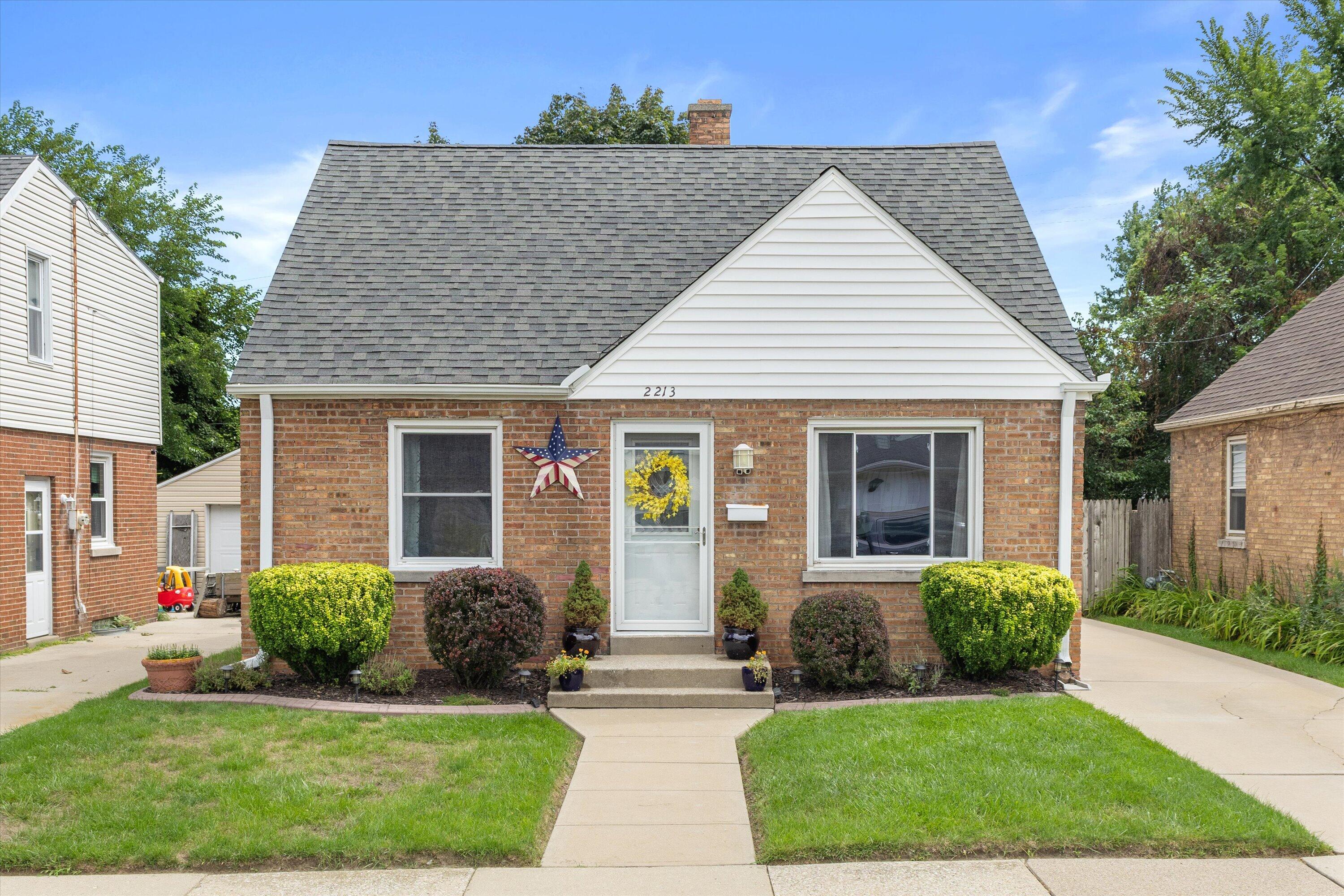 2213 Shoop Street Racine, WI 53404 - Photo 1 of 29 01-KCM-9