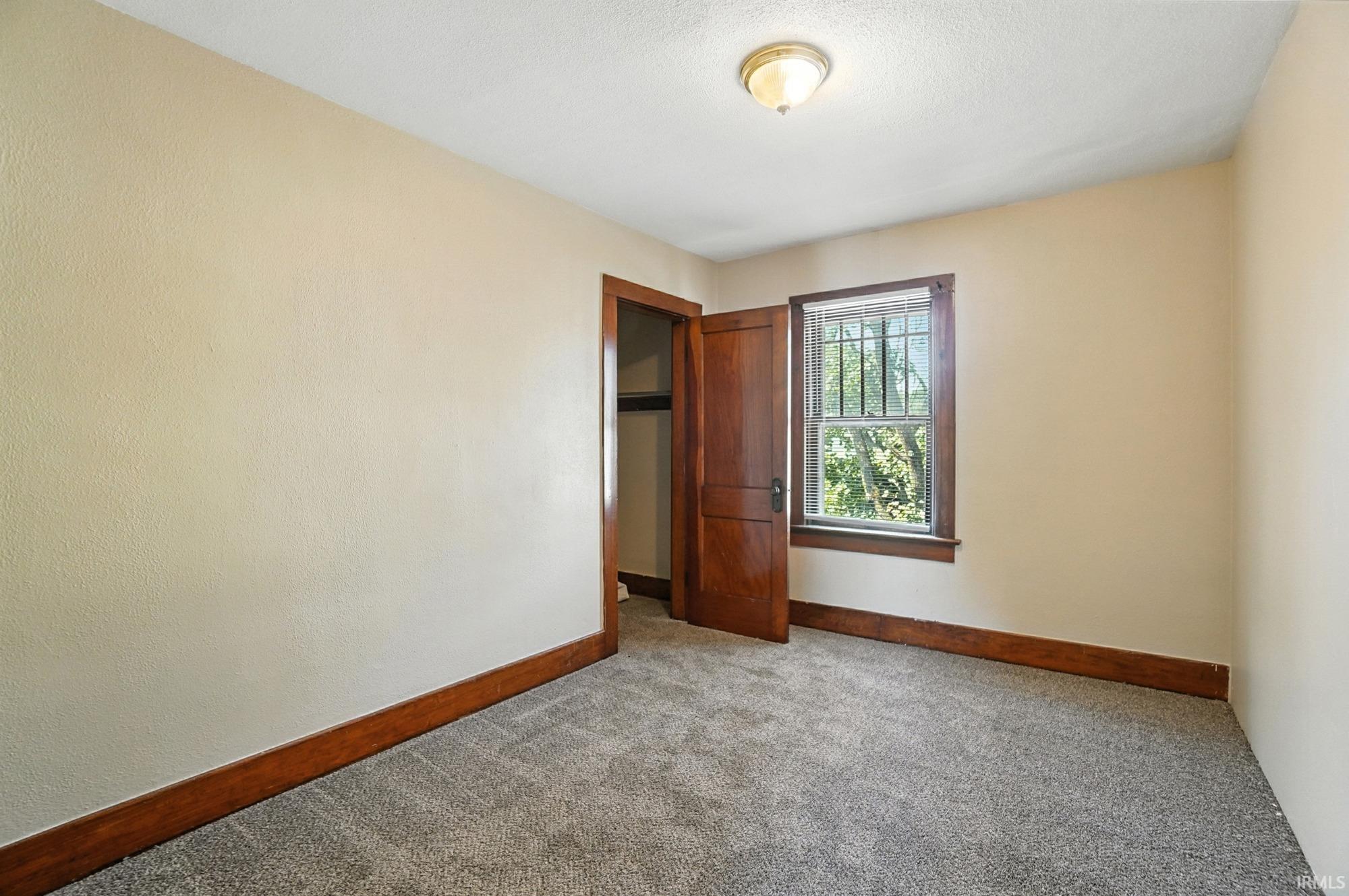 2911 Broadway Fort Wayne, IN 46807 - Photo 13 of 36