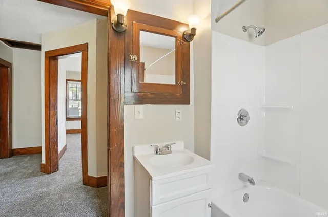 $143,900 | 2911 Broadway, Fort Wayne, IN 46807